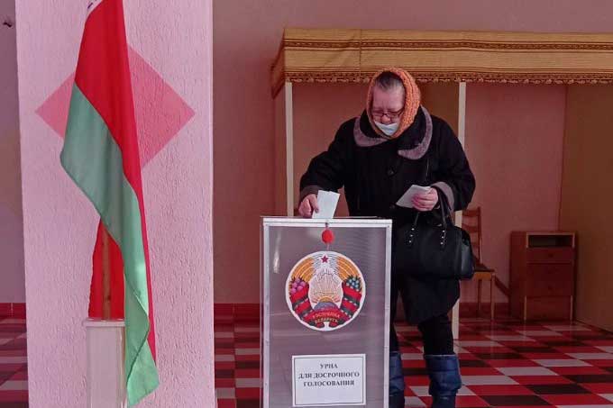 Жители аг. Ходосы принимают активное участие в досрочном голосовании
