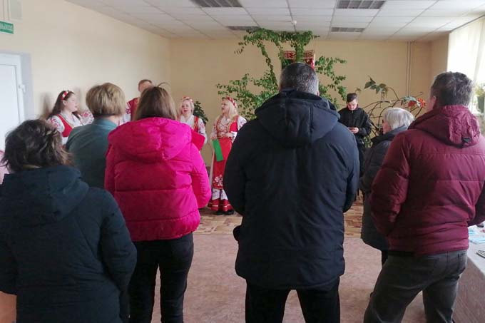 Жители Сапрыновичского сельсовета приходят на референдум, чтобы отдать свой голос за будущее детей и независимую Беларусь