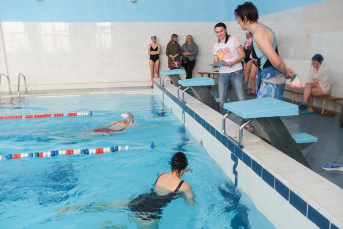 В Мстиславле состоялись соревнования по плаванию среди женщин