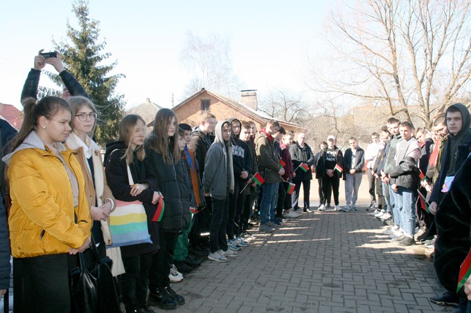 Минутой молчания в Мстиславле почтили память жертв Хатынской трагедии