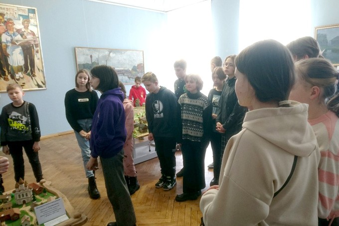 Школьники Мстиславщины познакомятся с выставочным проектом «Нам жить и помнить…»