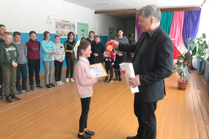 Мстиславские школьники получили подарки от президентского спортивного клуба