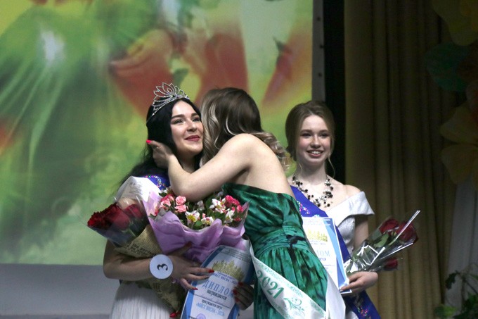 Кто стал обладательницей титула «Мисс Весна-2022» на конкурсе красоты в Мстиславле