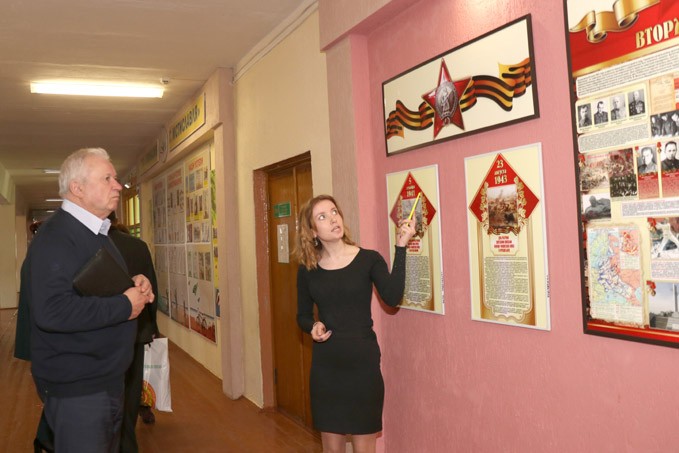 Председатель Могилёвской областной ветеранской организации Анатолий Глаз встретился с гимназистами