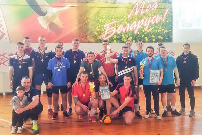 Мстиславские волейболисты стали победителями на турнире в Быхове