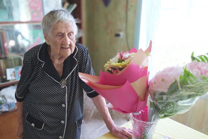 Коллеги поздравили с 90-летним юбилеем ветерана педагогического труда Веру Герасимовну Григорьеву