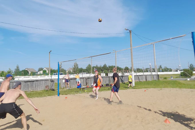 Турнир по пляжному волейболу прошёл в Мстиславле. Фото