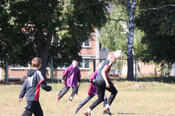 Спортивным праздником для учеников городских школ завершилась Неделя спорта и здоровья. Фоторепортаж