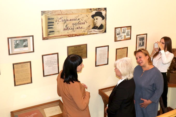 В детской школе искусств имени Николая Чуркина открыли доску памяти. Кому она посвящена