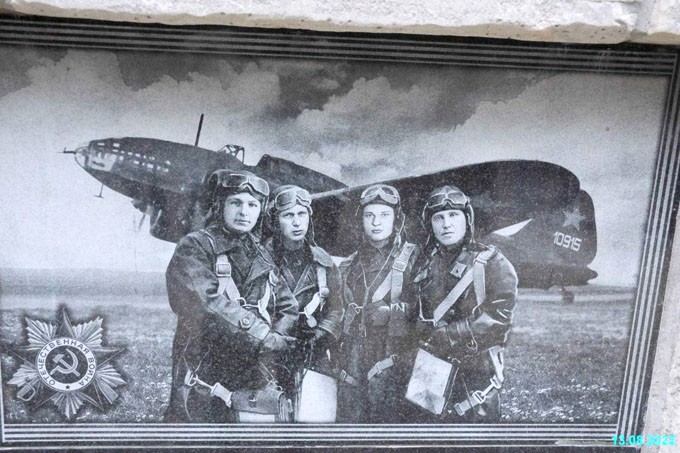 Как в России увековечили память о мстиславском лётчике Владимире Надточиеве
