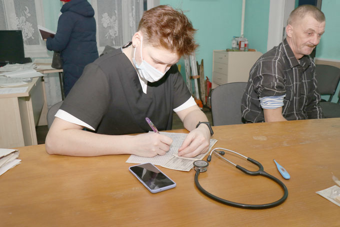 В Мстиславле население вакцинируют от гриппа на рабочих местах