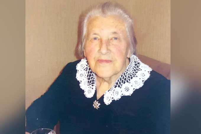 Профсоюз Мстиславля поздравил ветерана труда Елену Курчевскую со 100-летним юбилеем