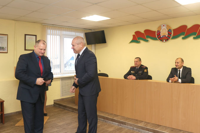 После двадцати шести лет службы в Мстиславле проводили на заслуженный отдых начальника криминальной милиции