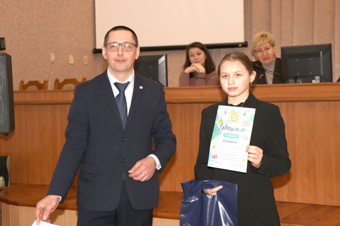 В Мстиславле вручили подарки и дипломы победителям районных конкурсов