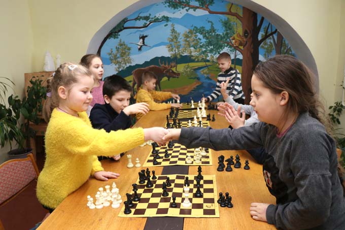 В Мстиславле проходит III детский шахматный турнир. Результаты первой игры