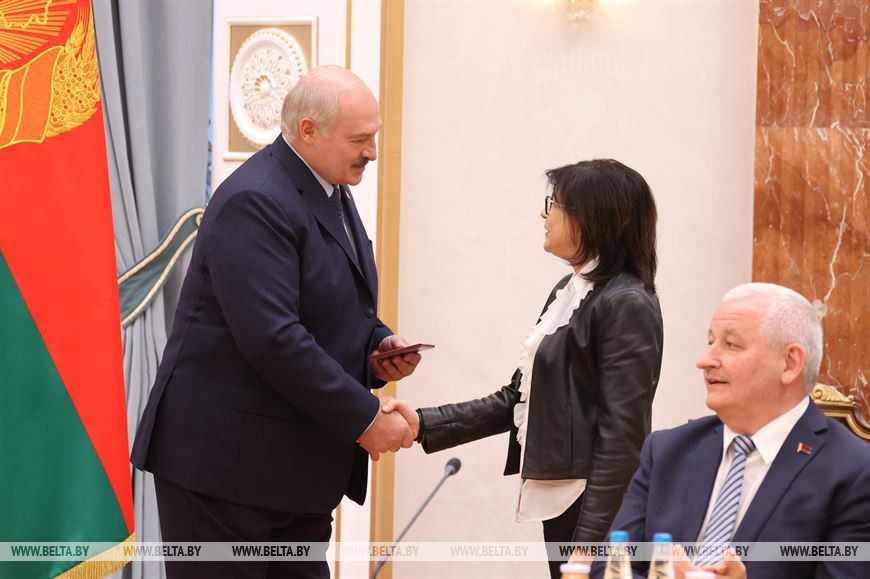 Лукашенко: белорусской науке есть чем гордиться, но нет времени почивать на лаврах