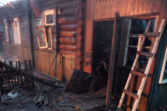 В Мстиславском районе горел жилой дом