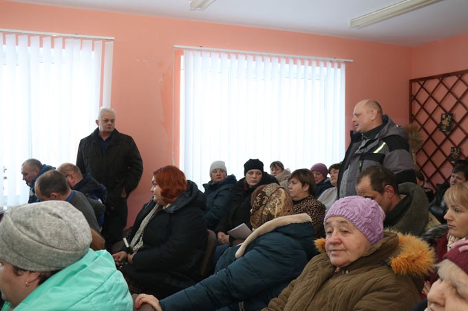 Дмитрий Пимошенко проводит встречи с населением. Узнали, о чём шёл разговор в Рязанцах
