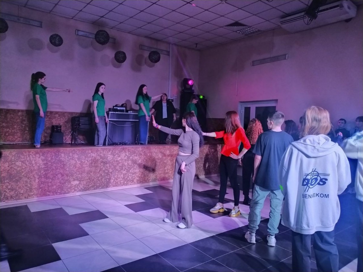 Танцевать или употреблять. В Мстиславле 1 марта подростки собрались на необычную дискотеку