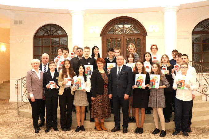 Событие, которое запомнится на всю жизнь. Как в Мстиславле отпраздновали День Конституции Республики Беларусь