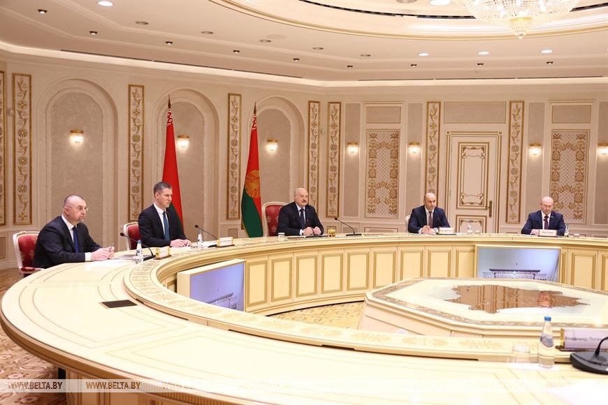 Беларусь хочет нарастить торговлю с Калужской областью до  млрд. Где Президент видит нераскрытые резервы