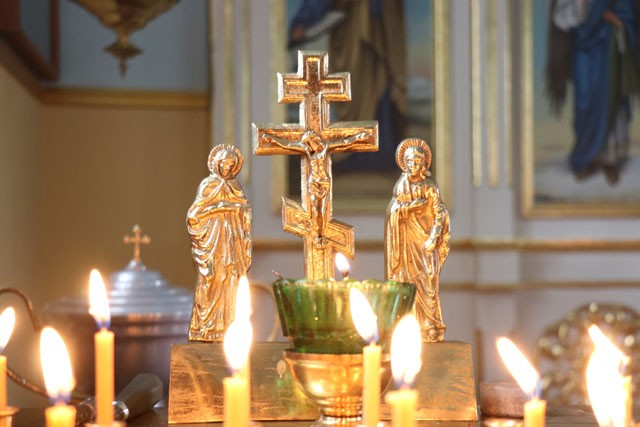 Православные верующие Мстиславля встречают Великий четверг. Фото