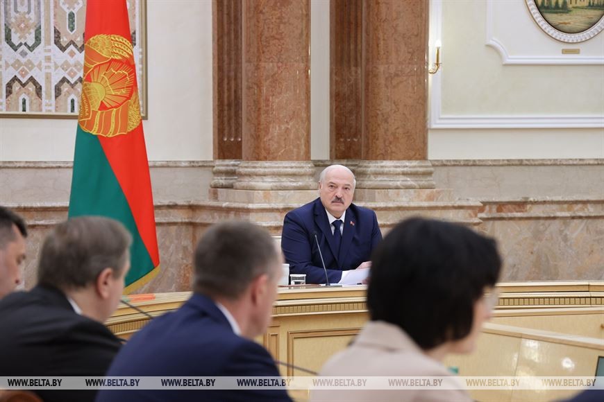 Лукашенко: медицина — важная составляющая безопасности государства