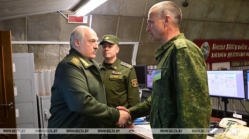 Обстановка не критическая, но есть настораживающие факторы. Подробности приезда Лукашенко на ЦКП ВВС и войск ПВО