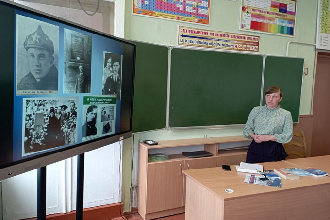 В Ходосовской школе прошла встреча с поисковиком Еленой Шутовой. Что интересного узнали школьники