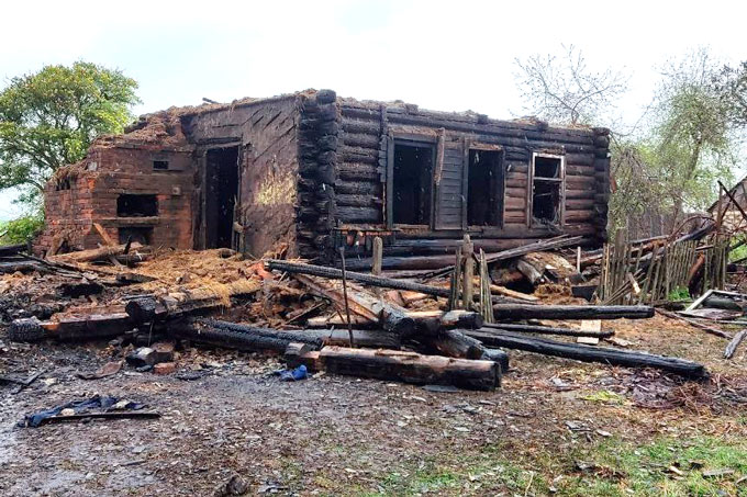 В Мстиславском районе горел жилой дом