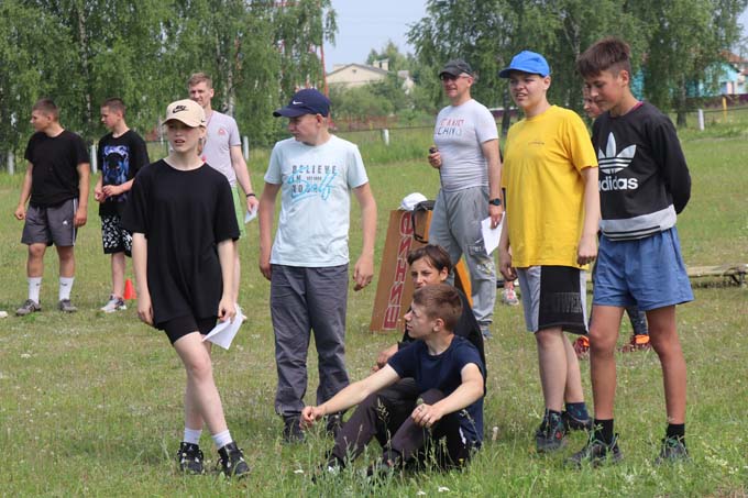 Военно-патриотический лагерь "Патриот" посетили военнослужащие