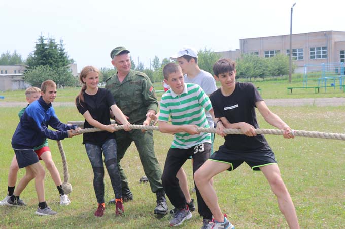 Военно-патриотический лагерь "Патриот" посетили военнослужащие