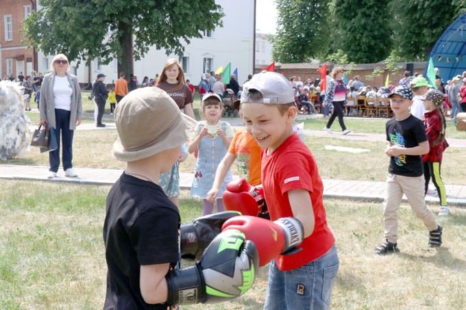 Как в Мстиславле отпраздновали День защиты детей. Фото