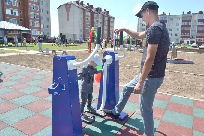 Посмотрите, какую детскую площадку открыли на улице Школьной в Мстиславле в честь Дня Независимости