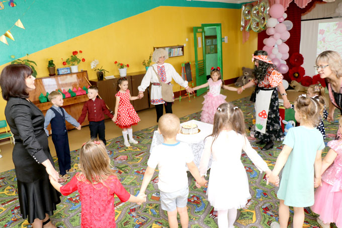 Ходосовский детский сад отмечает своё сороколетие. Посмотрите, как прошёл праздник
