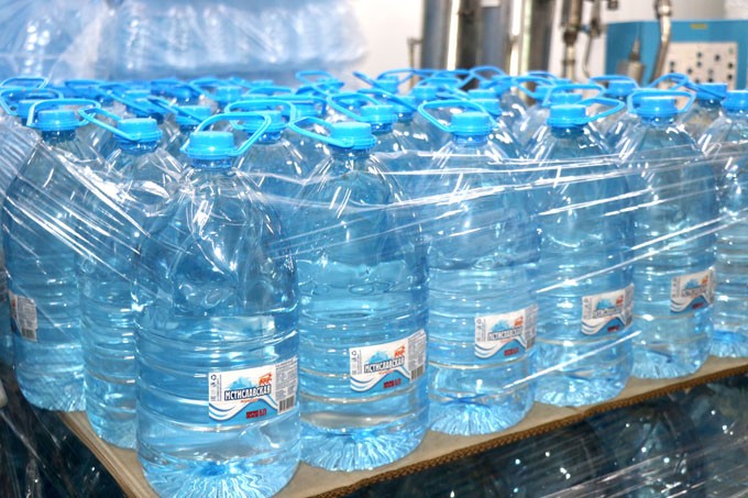 В районе начали выпуск природной питьевой воды "Мстиславская". Узнали, где её будут продавать
