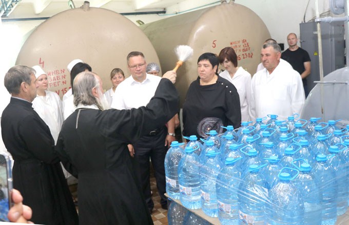 В районе начали выпуск природной питьевой воды "Мстиславская". Узнали, где её будут продавать