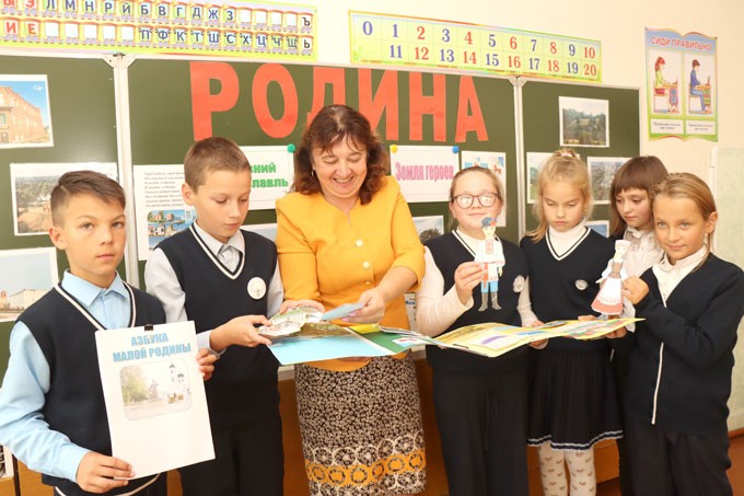 Педагог гимназии Инна Шарилова рассказала о своей работе и любви к детям