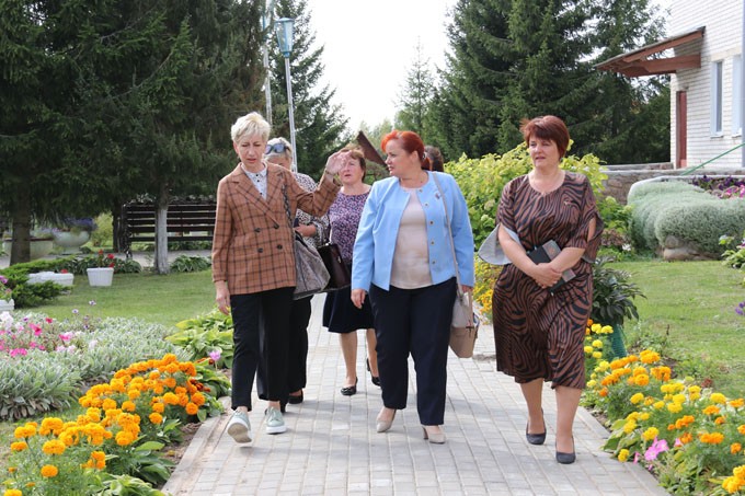 Что обсудила с жителями агрогородка Андраны председатель областного Совета депутатов Ирина Раинчик