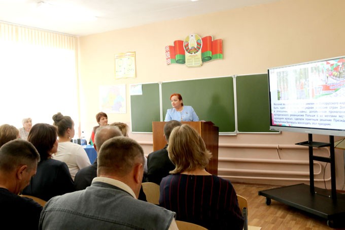 Что обсудила с жителями агрогородка Андраны председатель областного Совета депутатов Ирина Раинчик