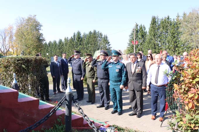 В Мстиславле на Кургане Славы торжественно открыли обновлённую экспозицию военной техники