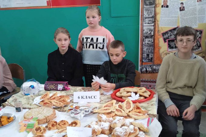 Узнали, чем удивляли на осенней ярмарке учащиеся Рязанцевской школы