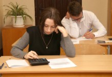Школьникам запретят пользоваться мобильными телефонами.