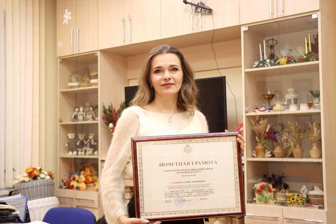 Руководитель кружка МРЦСОН Екатерина Сазон удостоена высокой награды. Узнали какой