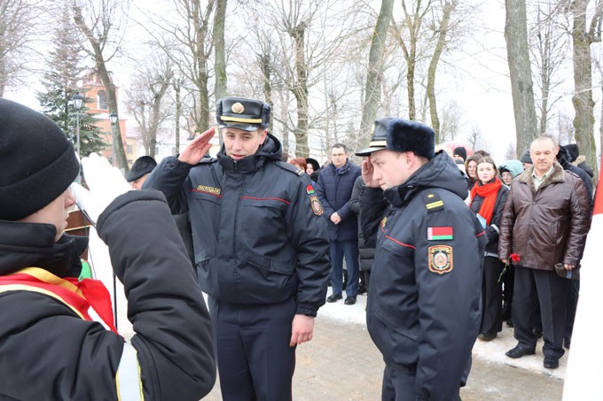 В Мстиславле прошёл митинг-реквием, посвящённый Дню памяти воинов-интернационалистов. Фотофакт