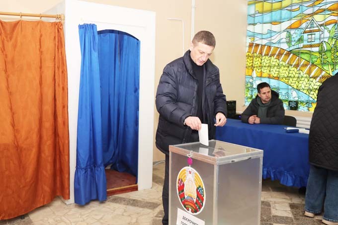 Досрочное голосование на городских участках. Фото