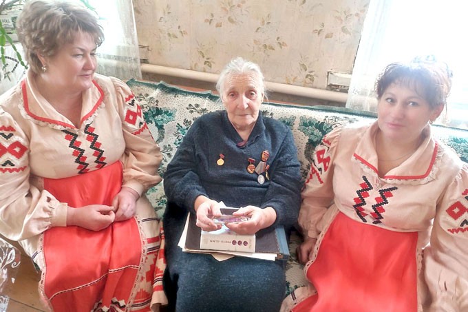 Жительница д. Долговичи отметила 90-летие. Узнали у неё главный секрет долголетия