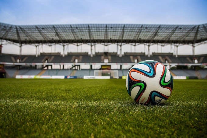 Не упускать возможностей: какой футбол хотят видеть белорусы