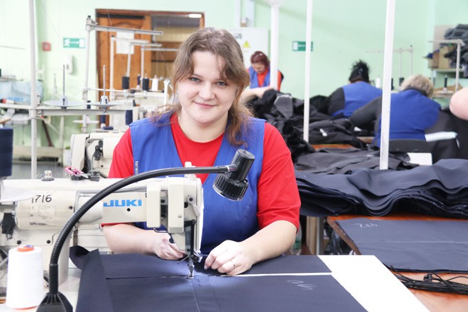 История Ковторовых. Как швейная фабрика в Мстиславле создаёт условия для работы