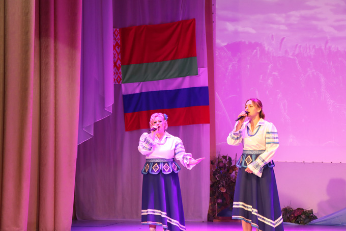 Посмотрите, как прошёл концерт ко Дню единения народов Беларуси и России